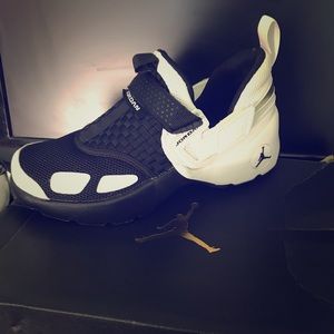 Only worn once Excellent condition